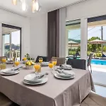 Lovely In Ferienhaus *